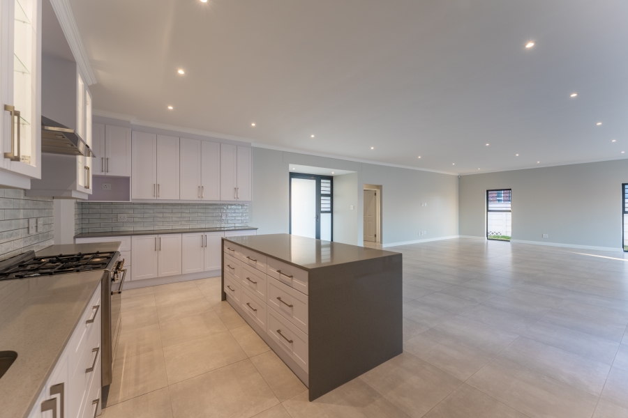 3 Bedroom Property for Sale in Wavecrest Eastern Cape